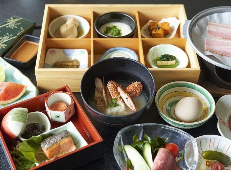 早餐 (日本套餐)※它可能会根据季节和购买情