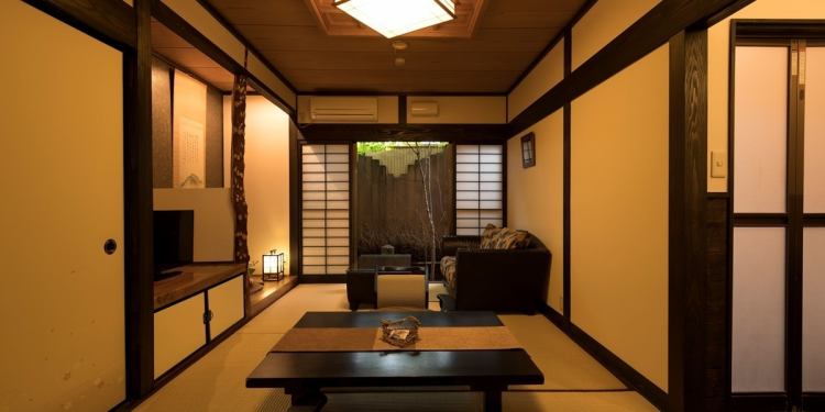 ロマン香る館内 大正ロマンの宿 御宿 由府両築