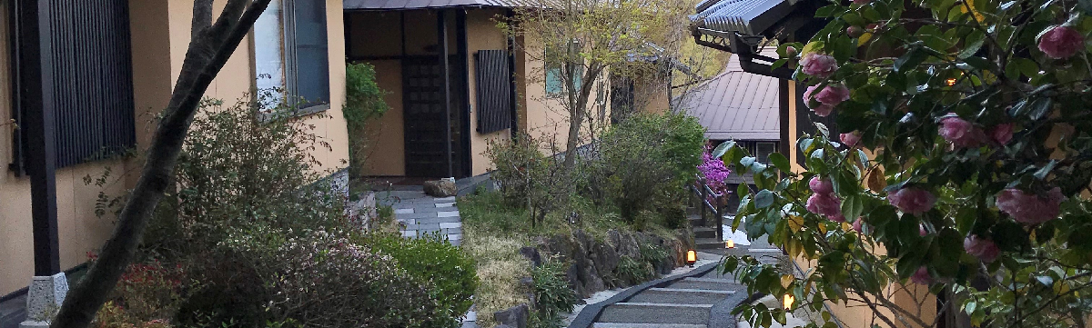 八つの離れ 奥ゆのひら 花灯り