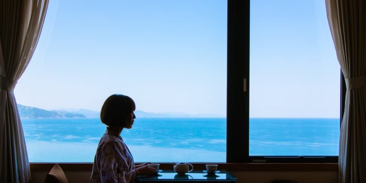 絶景 | 1日8組限定 ～間人蟹と地魚料理～ 大人の絶景隠れ宿 寿海亭