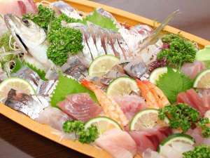 人気の 関アジの姿造りプラン も大好評販売中です やすらぎのある宿 旅館さくら屋