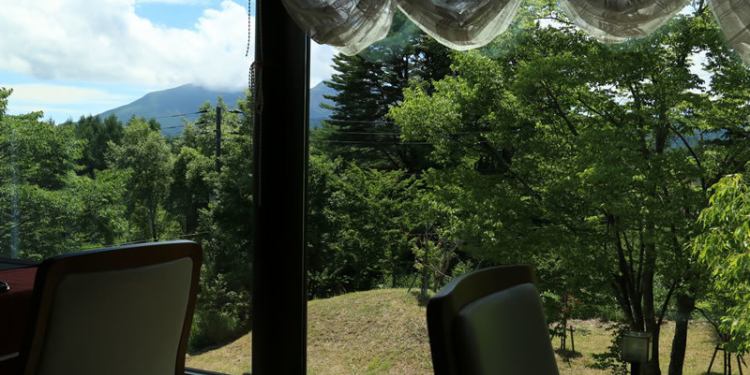 館内 裏磐梯五色沼天然温泉源泉かけ流し貸切風呂の宿ときわすれ