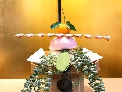 中華民国時代　桃とコウモリの翡翠持ち手鏡 金沢の風習】 紅白の鏡餅 | ホテル金沢 兼六荘