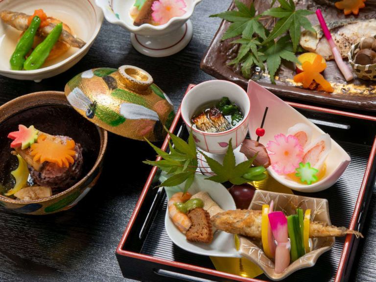 基本方案 "旬彩会席料理"