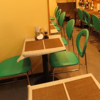 The restaurant's table seating is laid out in a way that is easy to use for groups of 2 to 4 people.The bright wall colors and ample space between rooms create a friendly atmosphere that makes it easy to have conversation.