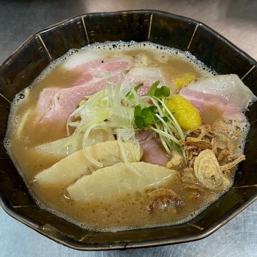Prefectural pork bone ramen (tonkotsu soy sauce or tonkotsu salt)