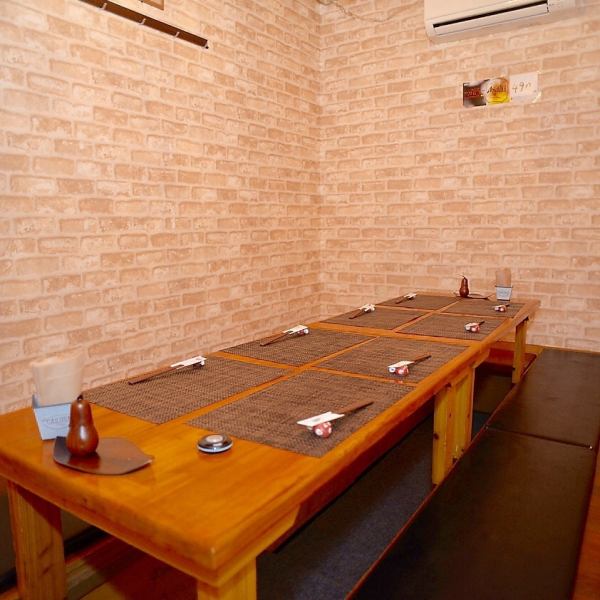 Fully equipped with up to 8 diggers that are ideal for entertaining, it is a high-quality complete private room type.