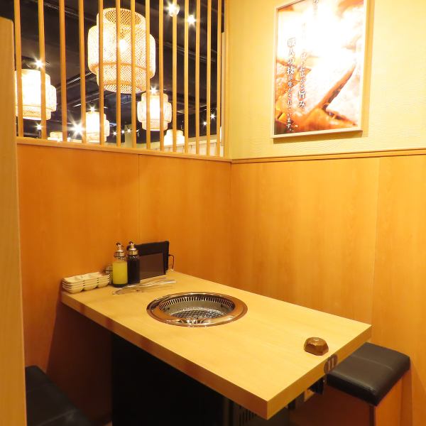 [Suitable for 2 to 16 people] We do not have a counter, so you can relax at a table.We also have sofa seats that can accommodate 2 to 10 people.We can accommodate a variety of parties, from small parties to large company parties.Ikebukuro/Yakiniku/West exit/All-you-can-eat/All-you-can-drink/Japanese Japanese beef/Welcome and farewell party/All-you-can-eat and drink/Date