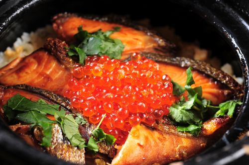 Kamado-cooked rice with Murakami salmon and Murakami salmon roe