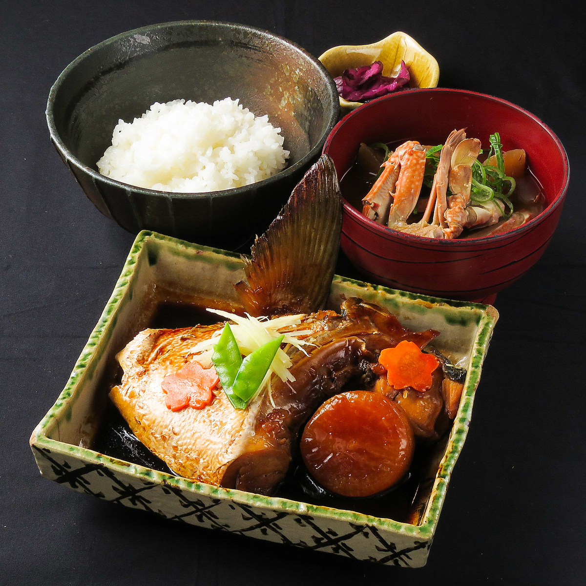 Private rooms and sunken seating available! Enjoy Niigata's local sake and luxurious seafood♪