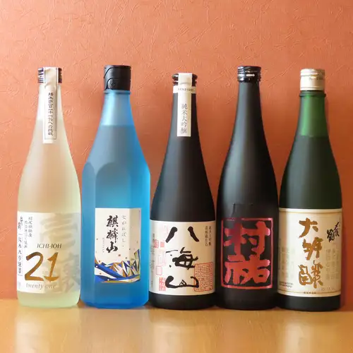 新潟が誇る日本酒を定番から入手困難限定酒まで多数ご用意♪