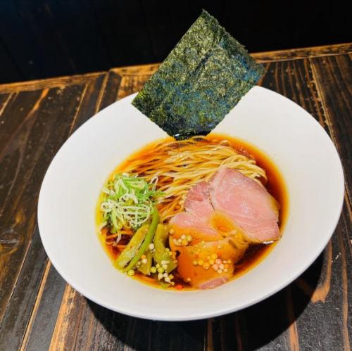 味玉 醤油らぁめん/丸鶏 醤油らぁめん