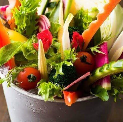 Everyone loves it! Fresh and delicious vegetables with our special bagna cauda sauce!