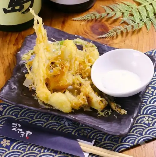 我們提供選用高級食材烹調的菜餚。