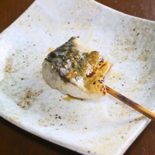 Salt-grilled mackerel, salt-grilled flounder, salt-grilled yellowtail, teriyaki yellowtail, Saikyoyaki mackerel, salt-grilled mackerel