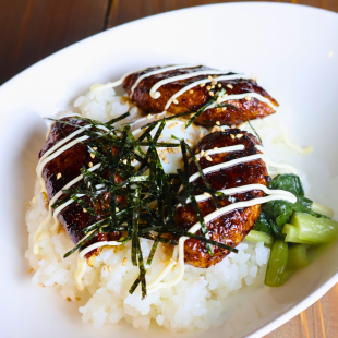 烤雞串蓋飯/月見肉丸蓋飯