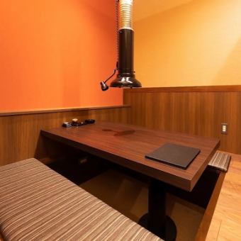 掘りごたつ個室足を下してゆったりと。存分に当店の料理をお楽しみください♪家族使いにも最適◎