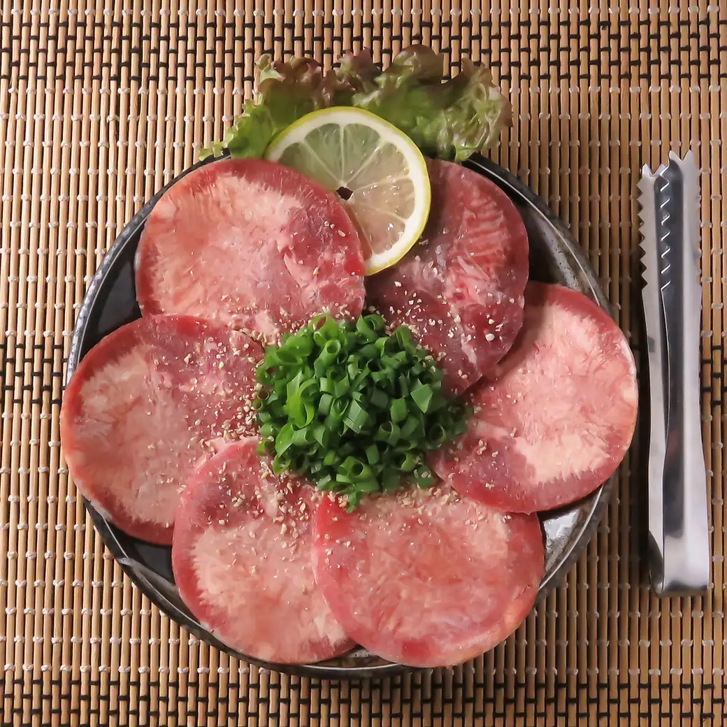 【鉄板で焼肉！】飛騨牛、厚切り牛タンを焼いて幸せに！