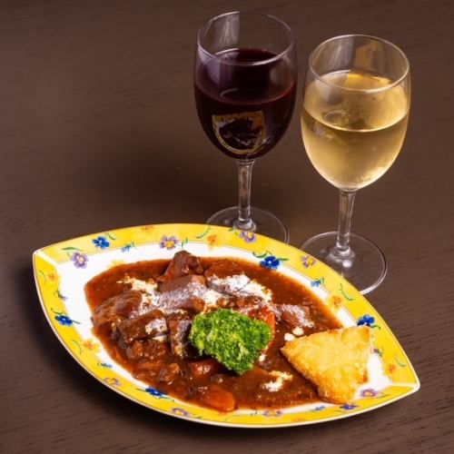 赤ワイン仕込み『名物』牛タンシチュー
