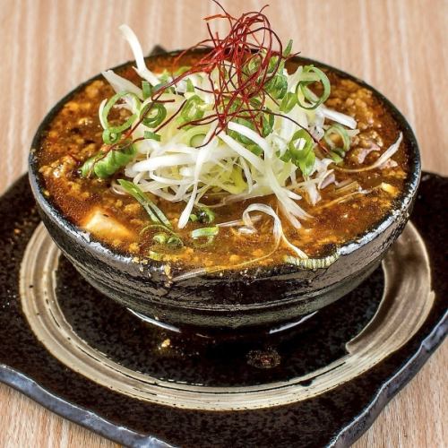 自助餐和飲料暢飲固然不錯，但單點菜單也種類豐富且價格實惠！這是位於西陣中心地帶，熱鬧非凡的居酒屋。