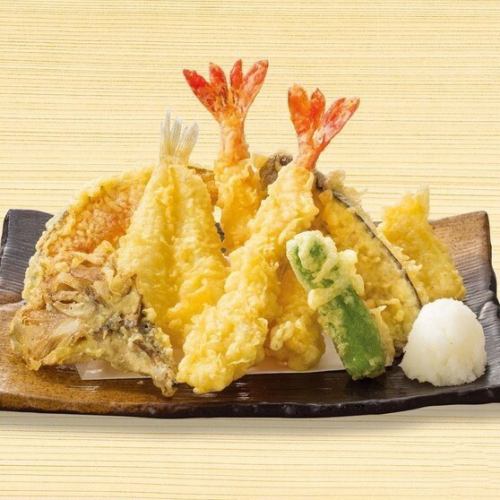 Assorted mixed tempura