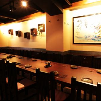 我们可以并排容纳 20-28 人!