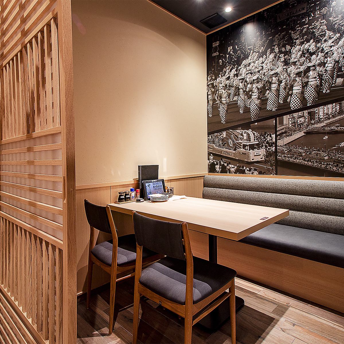 Perfect for all kinds of banquets! We have private rooms where you can order via touch panel!