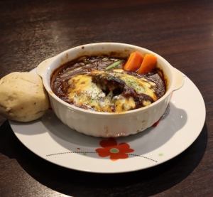 成しま特製濃厚デミグラス煮込みハンバーグ