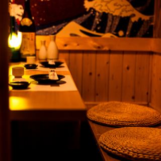 団体様でも安心してご利用頂けるよう、広々とした大きな個室席を完備しております♪自慢の創作料理は腕利き料理長が自ら目利きした厳選食材のみを使用!!幹事様必見の幹事様1名分全額無料クーポンや、誕生日・記念日にメッセージ入りデザートプレートサービスなど、団体様のご宴会が更にお得になるクーポンも多数ご用意♪