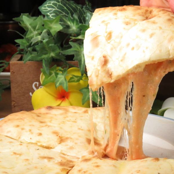 最受欢迎的奶酪楠是奶酪，面团非常热！