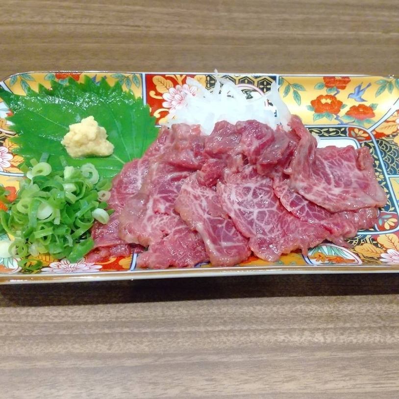 リブロース使用の常陸牛すきやきは肉質抜群