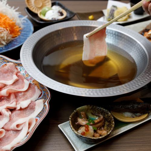 玫瑰猪肉和牛舌涮锅套餐