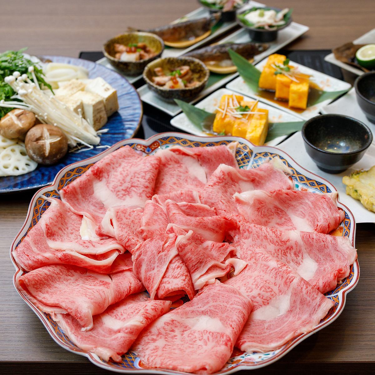 地元食材を使った贅沢鍋コースが人気