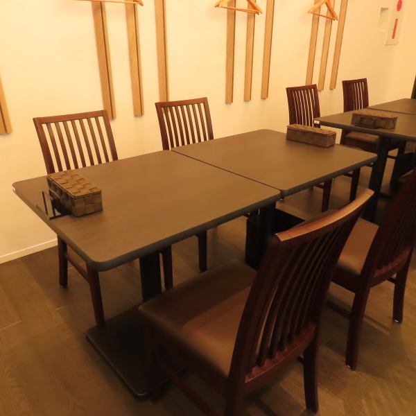 [Table] Seats 2 to 4 people.It can be connected to adjacent tables to accommodate up to 40 people.Please use our restaurant for a variety of occasions, including company banquets, business entertainment, family meals, girls' parties, birthdays and anniversaries, and various other banquets.