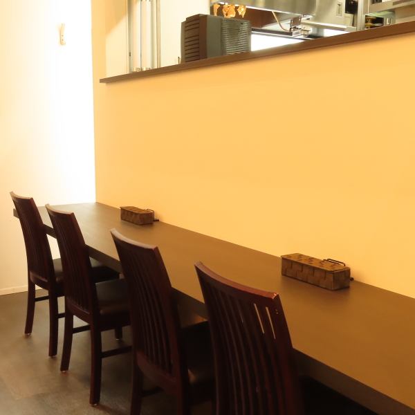 [Counter] Single diners are also welcome.This is a popular seat for those who want to enjoy a quiet drink.