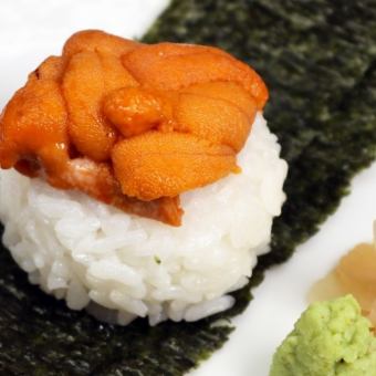 Raw sea urchin and seaweed rice