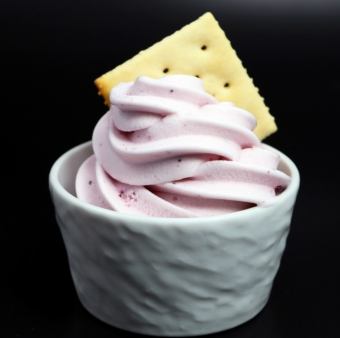 ソフトクリーム　ブルーベリーヨーグルト