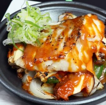 真鱈と旬野菜の陶板焼き