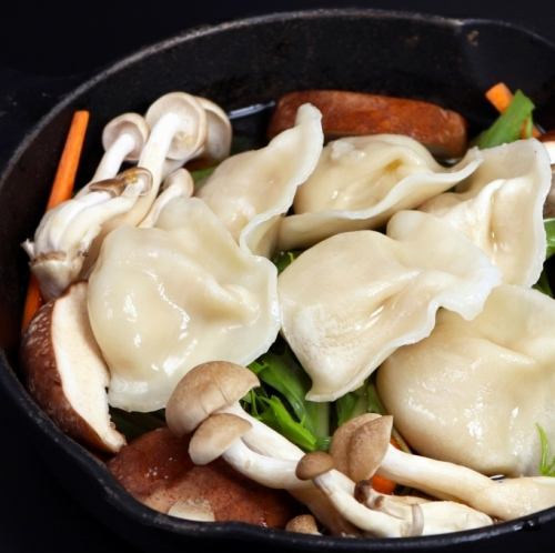 蘑菇水菜汤饺子