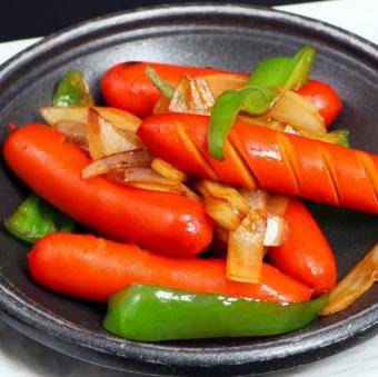 はちみつ入り魚肉ウインナー炒め