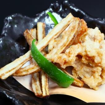ごぼうスティックとヤゲン肉付き軟骨揚げ