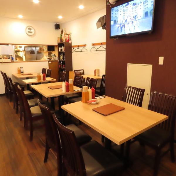 テーブル席もございます!サクッと飲みたいときにもご利用◎お気軽にお越しください。