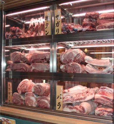 Thorough daily aging management by meat craftsmen