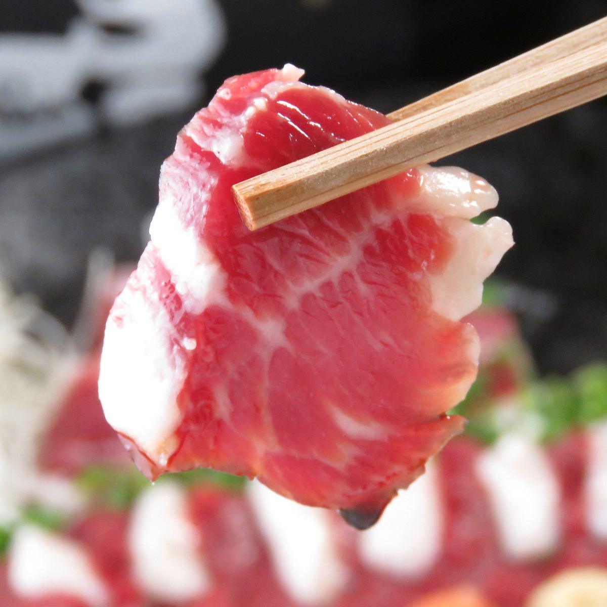 熊本产上等马肉刺身拼盘。我们提供各种部位的马肉!