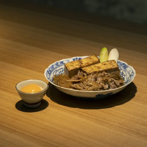 Specialty "Beef simmered" A gem of vegetables soaked in the deliciousness of beef.A highly recommended dish that enhances the flavor with a rich egg yolk.