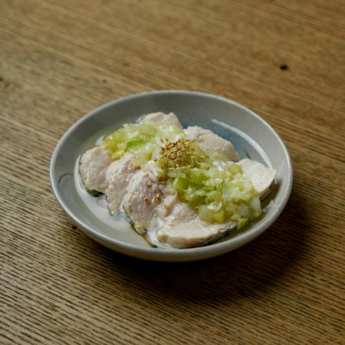 蒸し鶏のネギソース