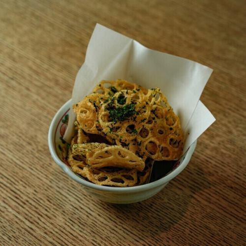 Seaweed and salt lotus root chips
