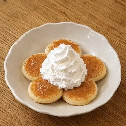 ミニパンケーキ 生クリーム添え