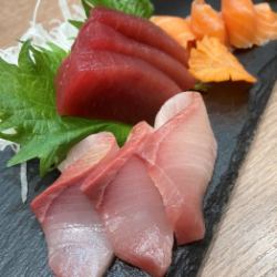 Today's assortment of 3 kinds of sashimi