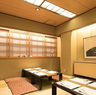 Various tatami rooms are available on the 2nd floor.Please use it for small banquets and kaiseki meals.